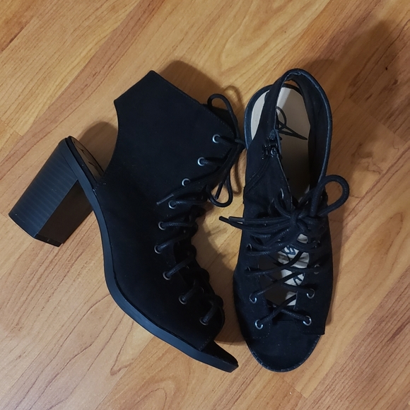 American Rag Bootie - Picture 1 of 7